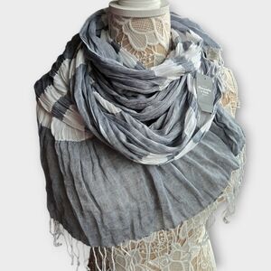 Abercrombie & Fitch New York Scarf 74”x16" Gray With White Stripes